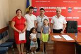 Cu toată familia îşi doresc cetăţenia Republicii Moldova